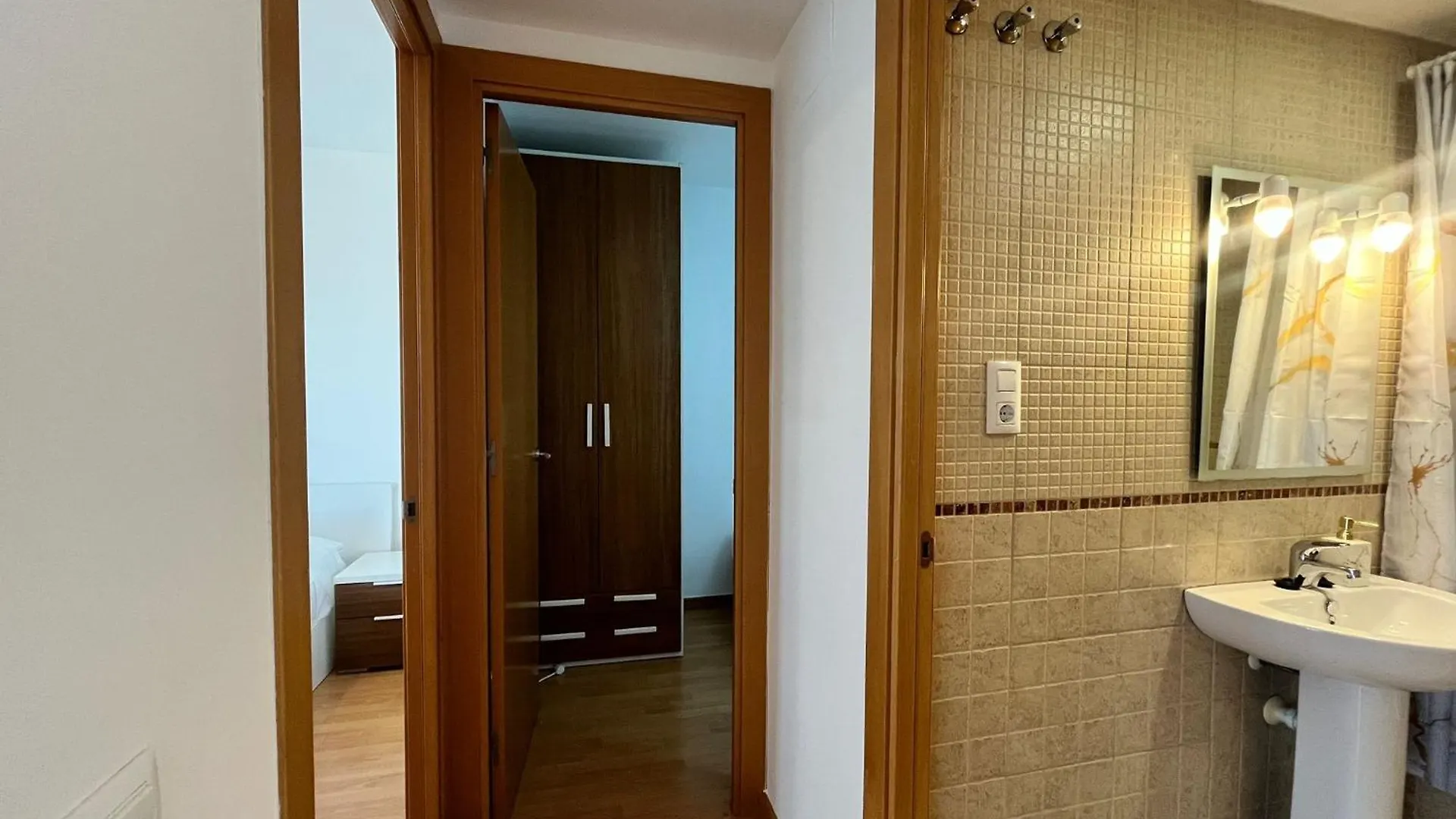 Apartamento Con Piscina En Roses 0*,  Spain